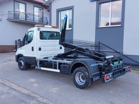 IVECO Daily 70C18 4x2 hakowiec Skibicki